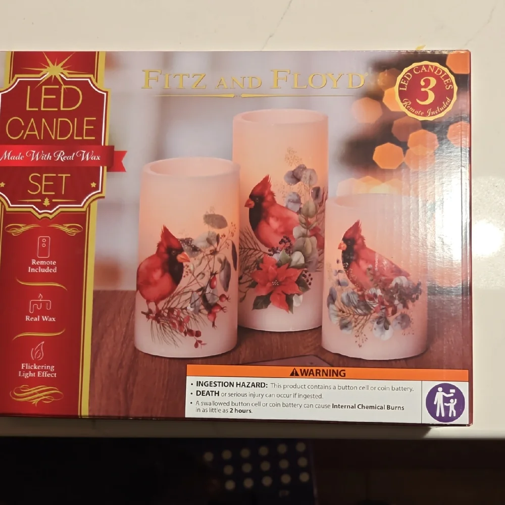 Fitz and Floyd Cardinal LED Candle Set with Red and White Accents - Picture 6 of 6